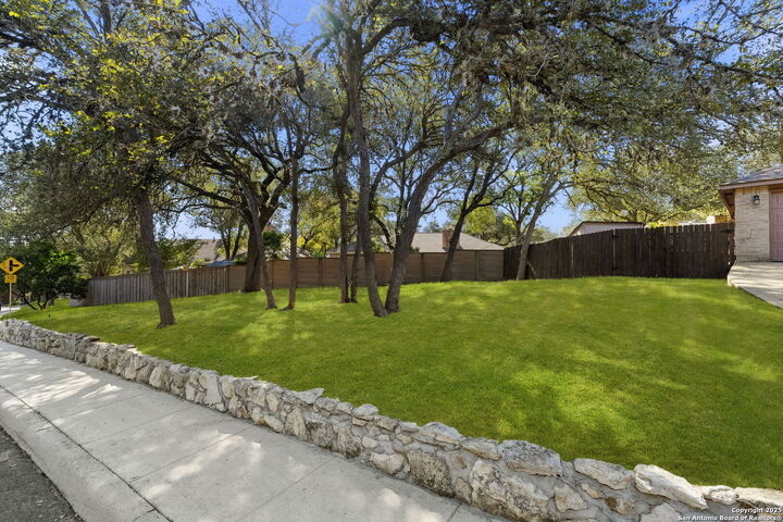 Property Photo: 8819 Queen Heights TX 78254