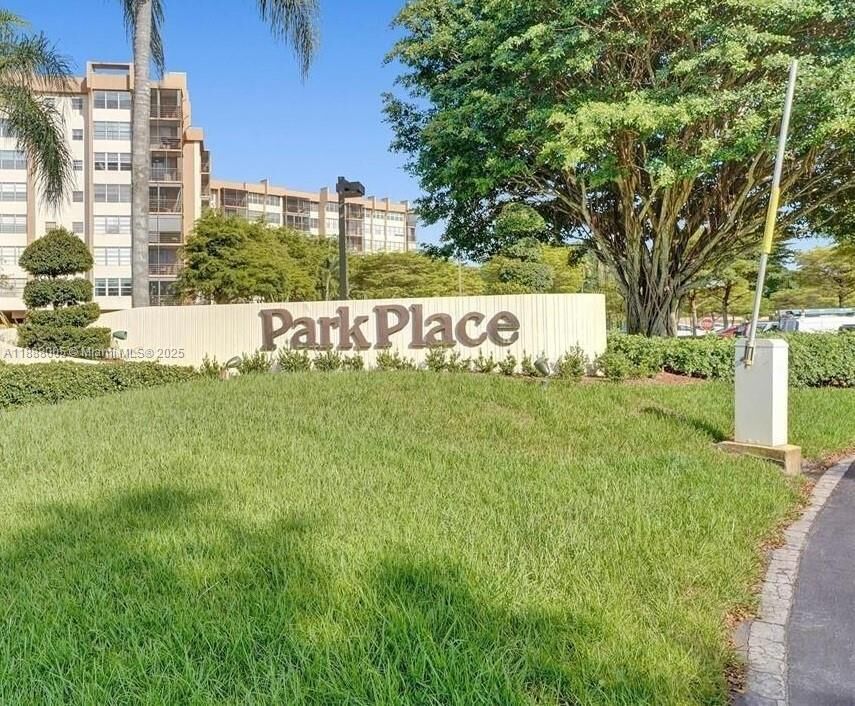 Property Photo: 1400 Saint Charles Pl 623 FL 33026