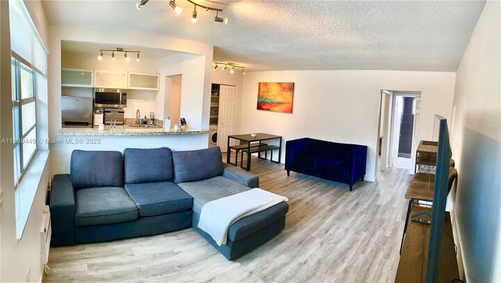 734 Meridian Ave 4R  Miami Beach FL 33139 photo