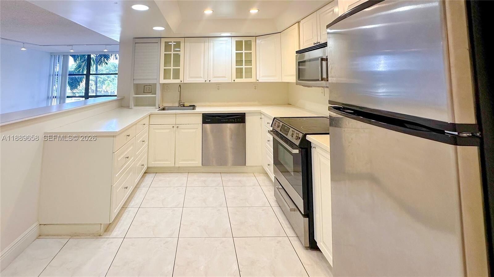 Property Photo:  800 Parkview Dr 323  FL 33009 