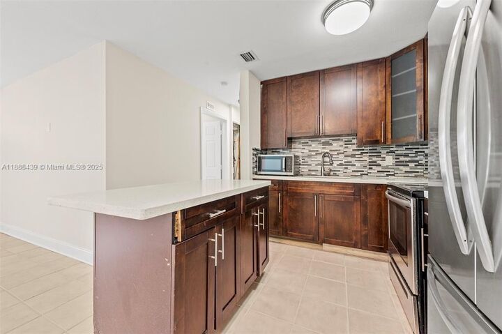Property Photo: 1524 NW 18th Ct 0 FL 33311