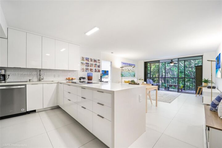 Property Photo: 55 Ocean Lane Dr 3020 FL 33149