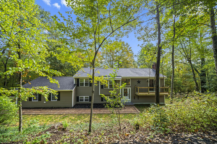 Property Photo: 8 Crane Place CT 06070