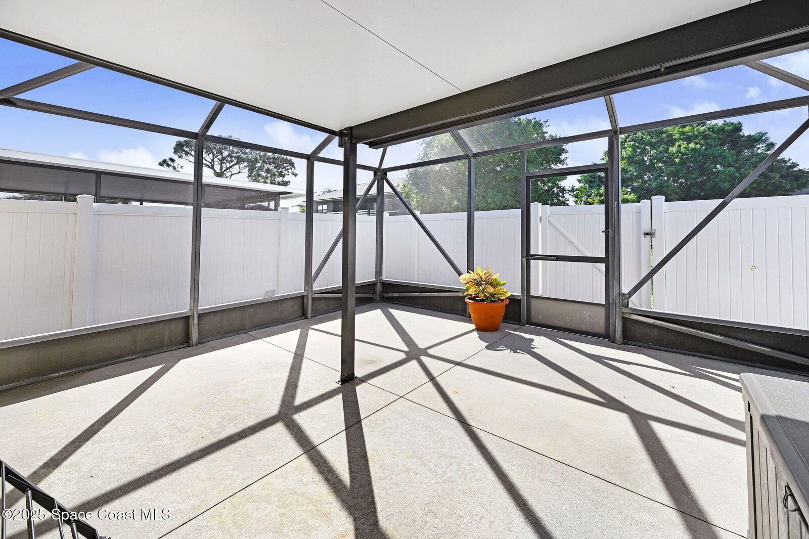 Property Photo: 1070 Luminary Circle FL 32901