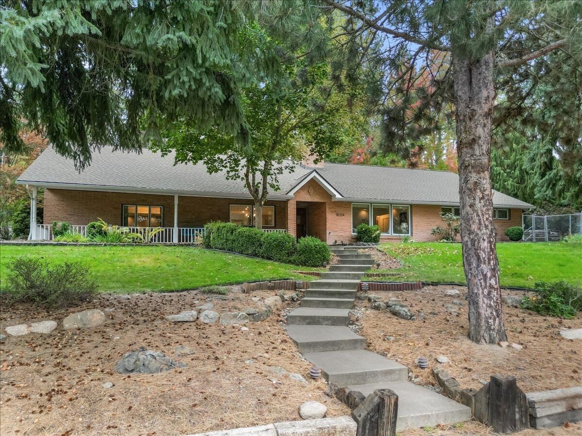 Property Photo:  18204 N Palomino Rd  WA 99005 