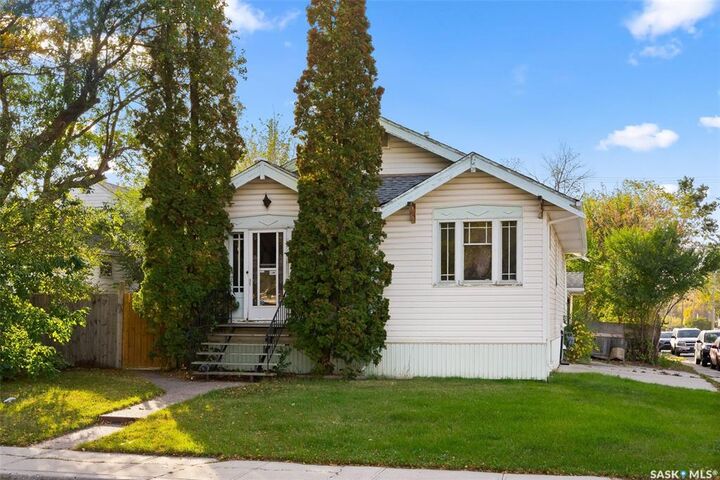 Property Photo: 1400 Queen Street SK S4T 4B8