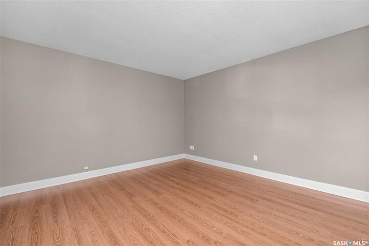 Property Photo: 607 20th Street W SK S6V 4H4