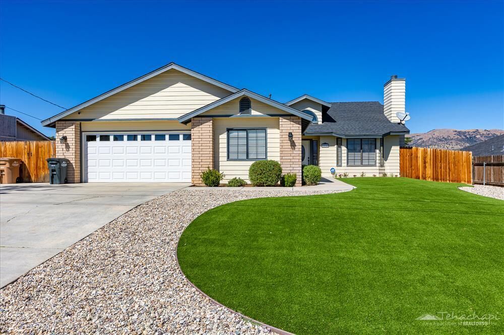Property Photo:  19713 Meadows Road  CA 93561 