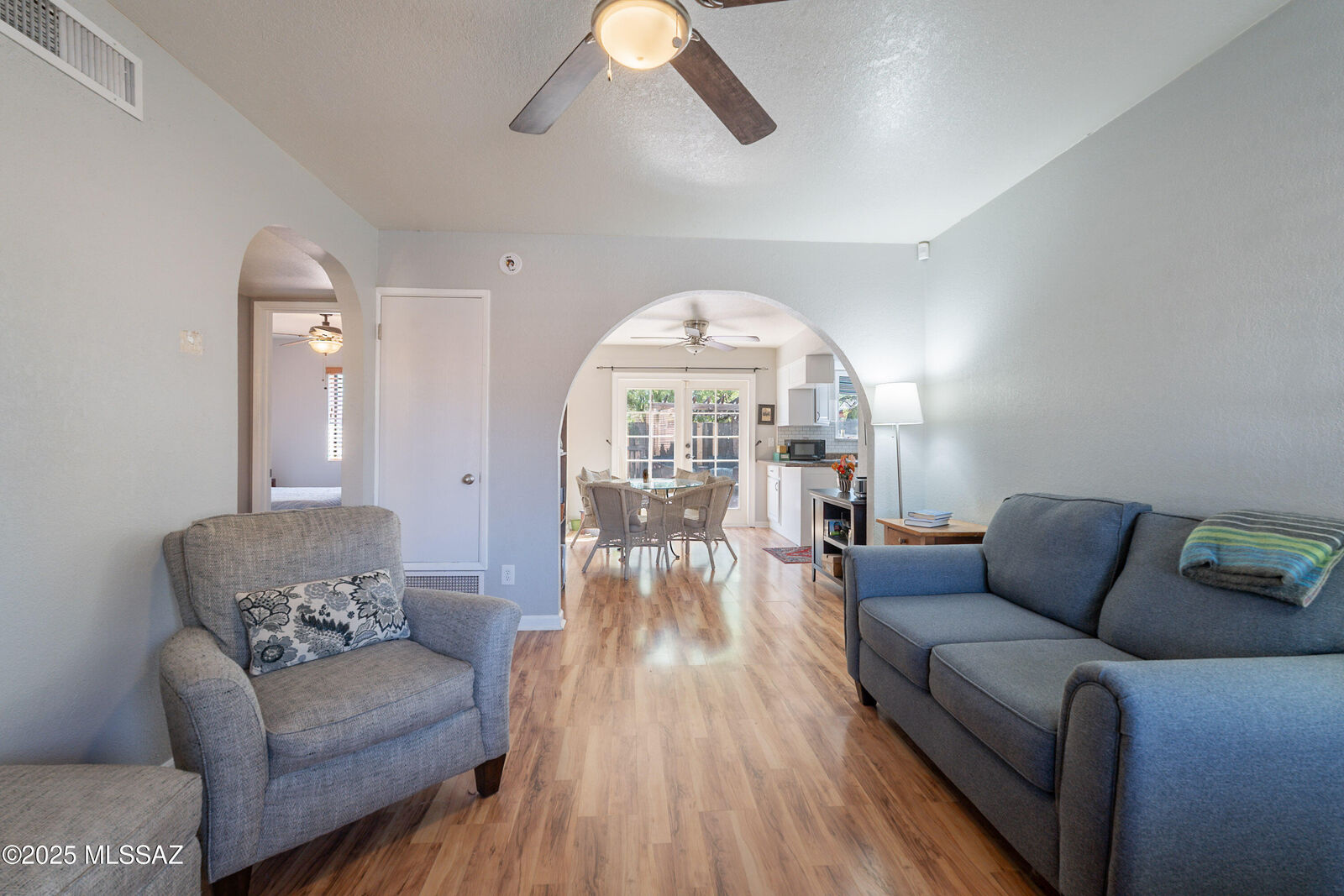 Property Photo: 933 E Mesquite Drive AZ 85719