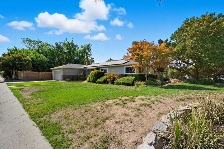 Property Photo:  1315 S Conyer Street  CA 93277 