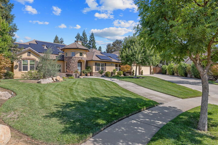 Property Photo:  1548 N Rova Street  CA 93291 