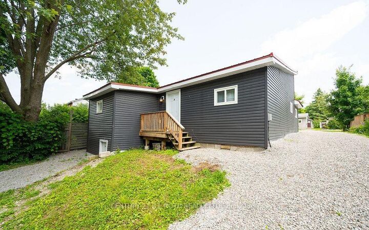 303 Moffat Street 3  Orillia ON L3V 4E9 photo