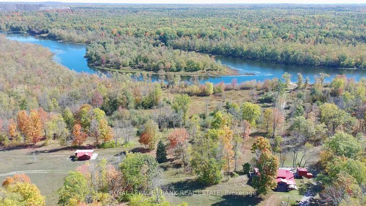 Property Photo:  260 James Street  ON K0K 2M0