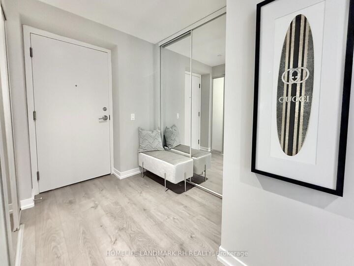 Property Photo:  950 Portage Parkway 5608  ON L4K 0J7