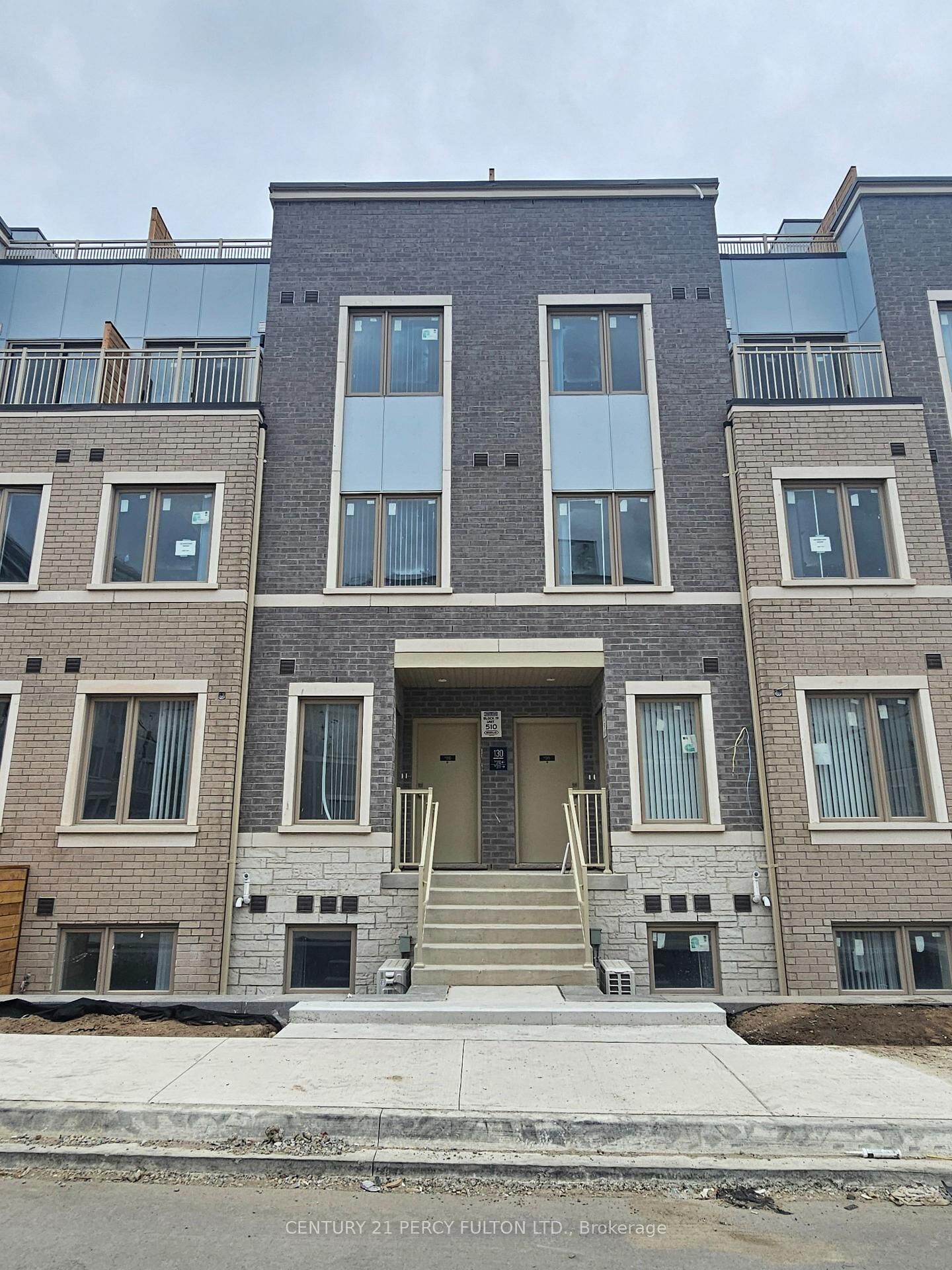 Property Photo:  130 Honeycrisp Crescent Th 310  ON L4K 0N7 