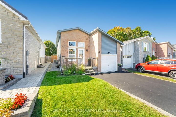 Property Photo:  30 Firwood Avenue  ON L1E 1P9 
