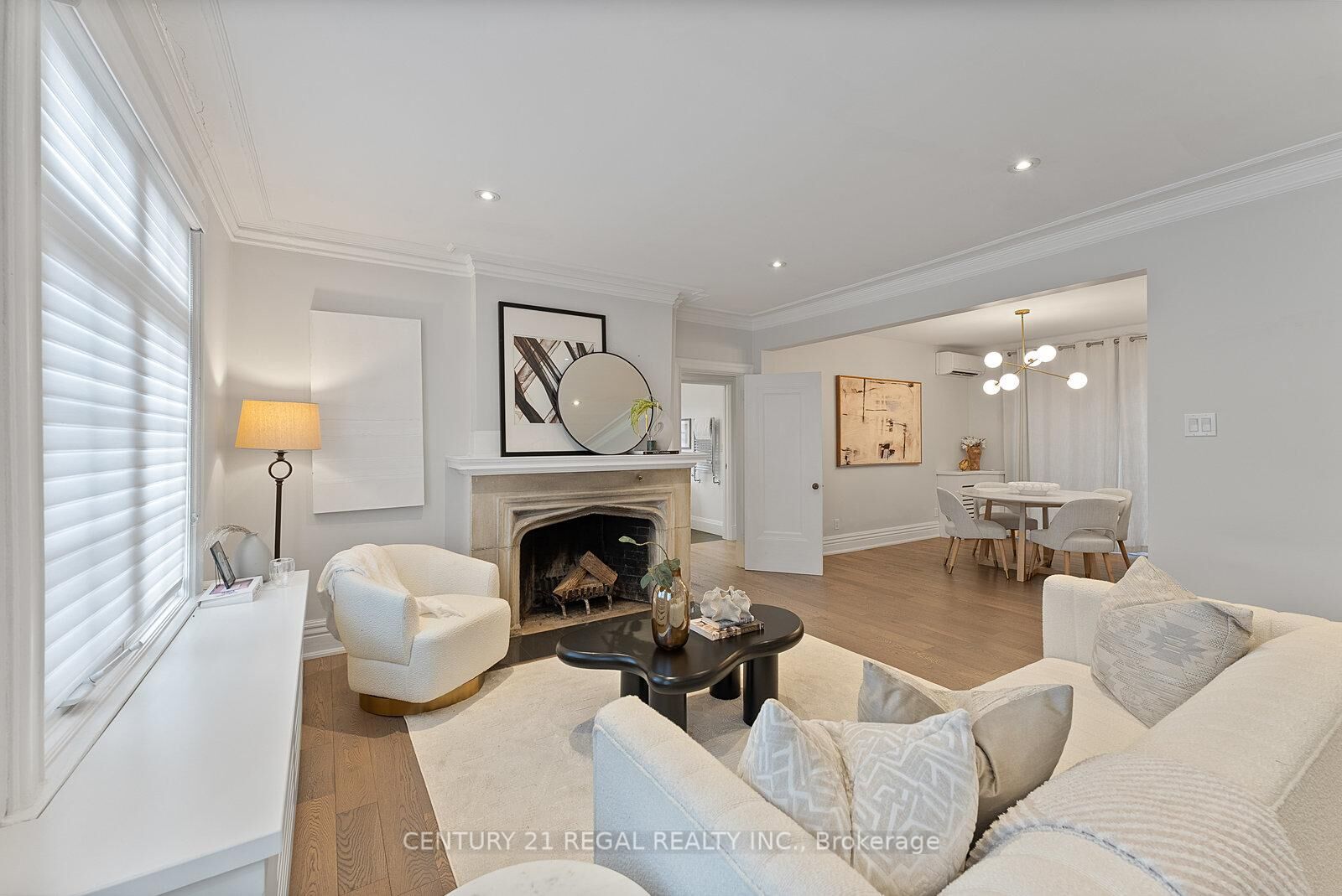 Photo de la propriété:  93 Douglas Crescent  ON M4W 2E6 