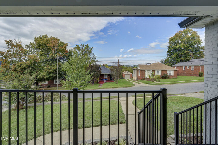 Property Photo:  809 Birch Street  TN 37664 