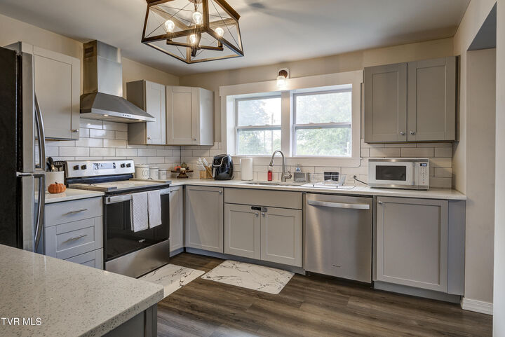 Property Photo:  809 Birch Street  TN 37664 