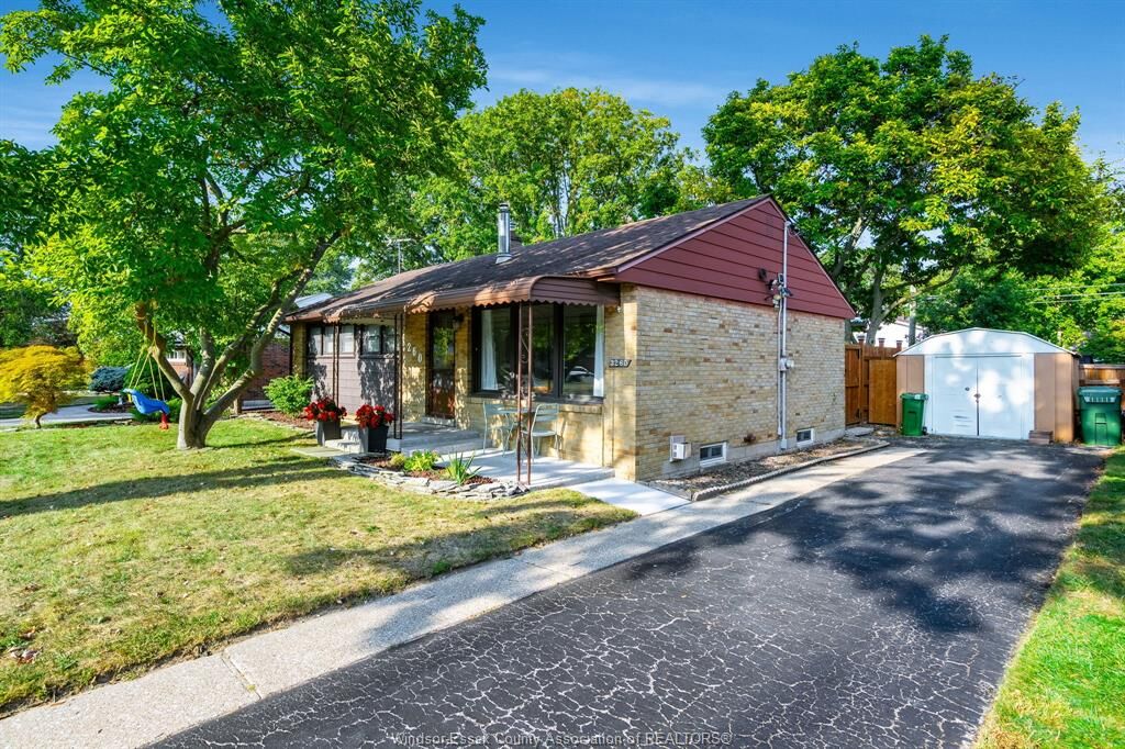 Property Photo:  3260 Everts Avenue  ON N9E 2V8 
