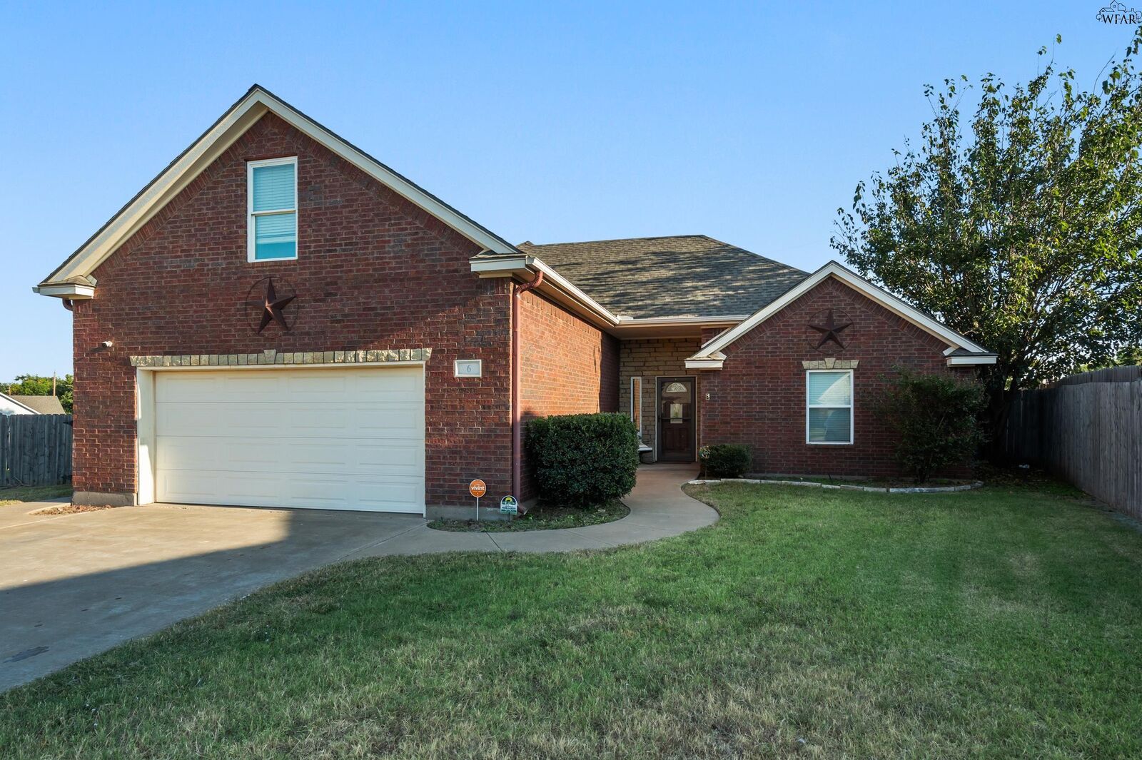 Property Photo: 6 Freedom Circle TX 76306