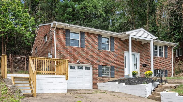 Property Photo:  7901 Orlan Pl  PA 15147 
