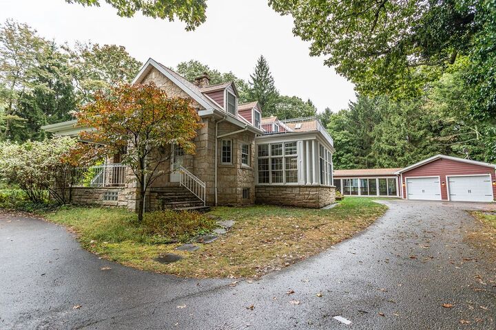 Property Photo:  2541 Springfield Pike  PA 15425 