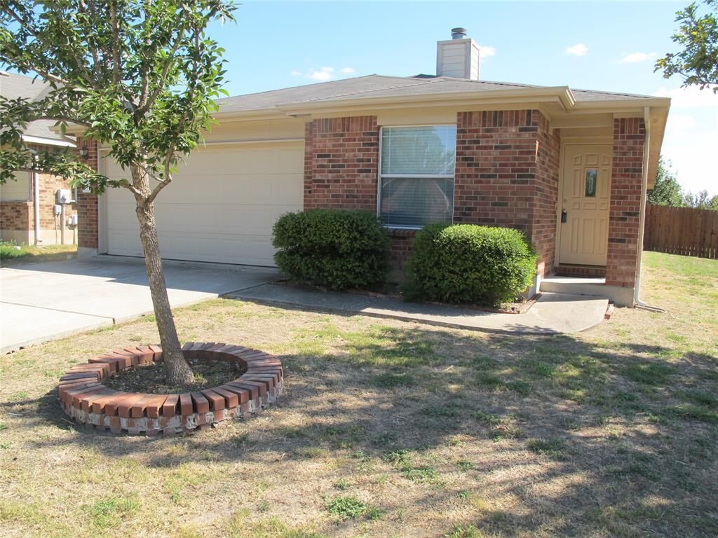 Property Photo: 3401 Pioneer Crossing Drive TX 78665