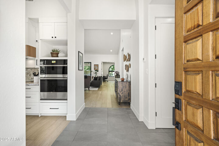 Property Photo: 10118 E Cinnabar Avenue AZ 85258