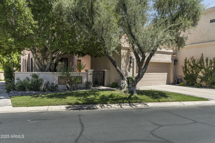 Property Photo: 10118 E Cinnabar Avenue AZ 85258