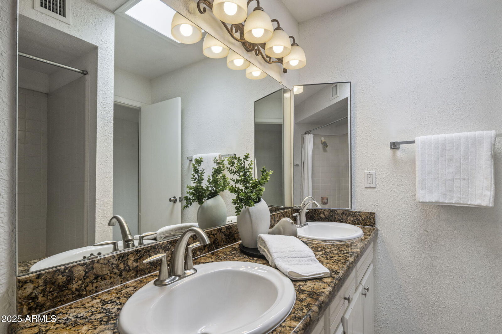 Property Photo:  7752 N Via Del Mundo --  AZ 85258 