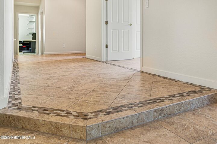 Property Photo: 100 W W Bighorn Court AZ 86351
