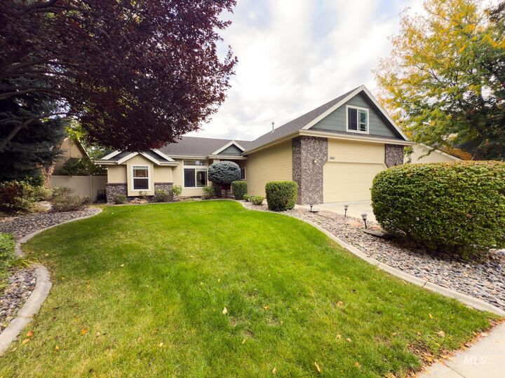 Property Photo:  1067 W Yosemite  ID 83646 