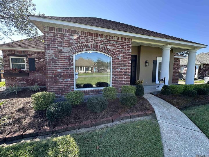 Property Photo:  12238 S Milstead Pl  LA 70818