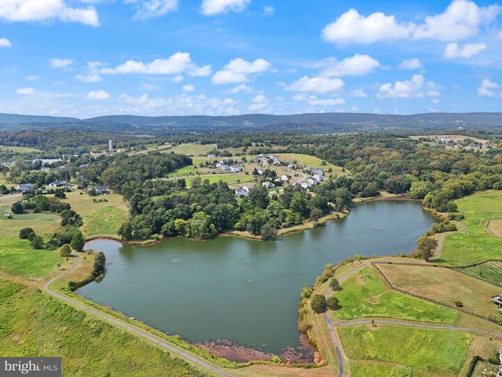 Property Photo:  36483 Winding Oak Place  VA 20132