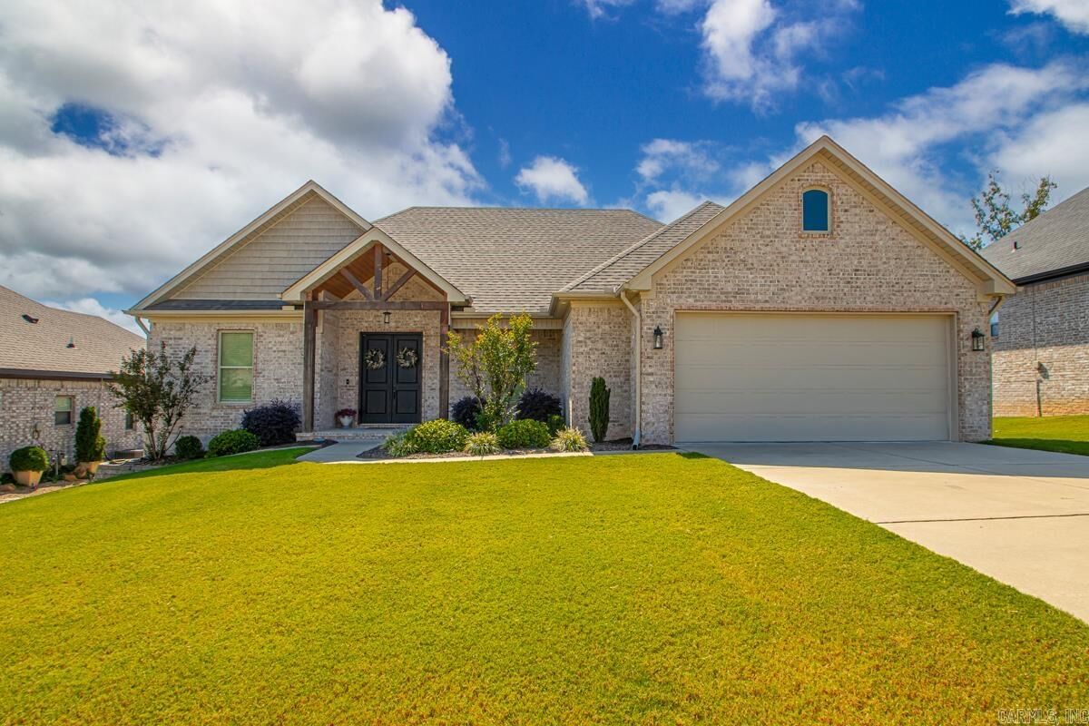 Property Photo:  9717 Oak Forest Lane  AR 72120 