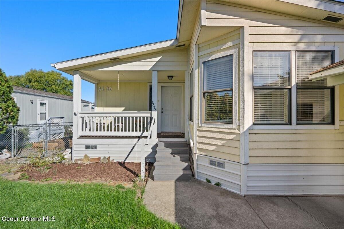 Property Photo:  1815 W Dartmouth Cir  ID 83815 