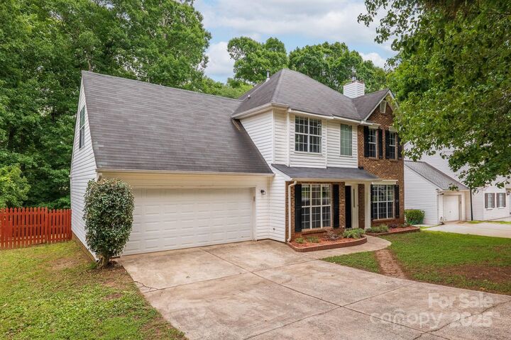 Property Photo:  8120 Vermilion Drive  NC 28215 