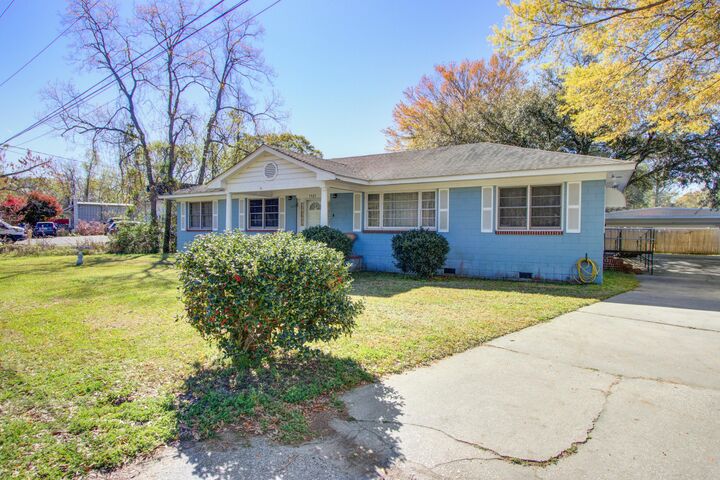 1925 Belgrade Avenue  Charleston SC 29407 photo
