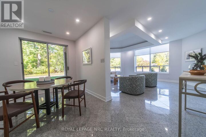 Photo de la propriété:  8111 Forest Glen Drive 107  ON L2H 2Y7 