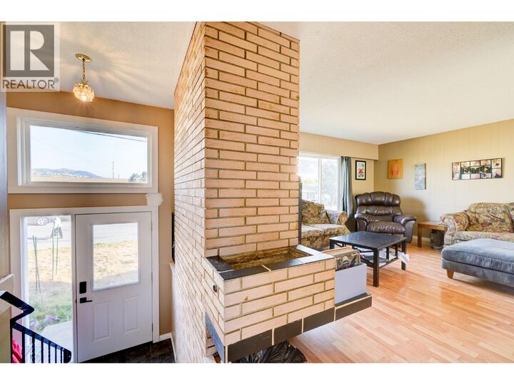 Property Photo:  651 Alberni Avenue  BC V2B 1T2 