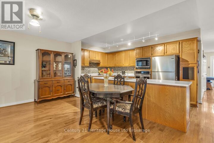 Property Photo:  26 Seres Drive  ON N4G 5G1 