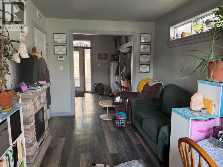 Property Photo: 690 3 Avenue W AB T0J 0Y3