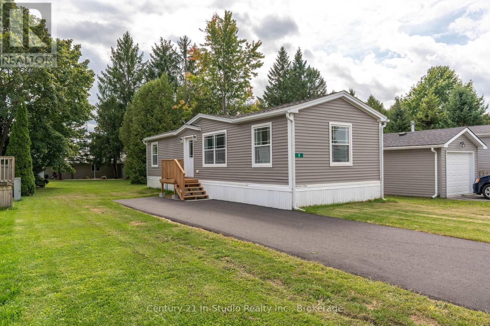 Photo de la propriété:  8 Sussex Square  ON N4K 5N5 