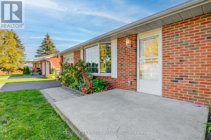Property Photo:  233 Market Street  ON K0L 1L0 
