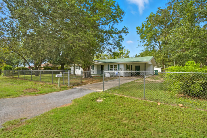 Property Photo:  2128 3rd Avenue  FL 32539 