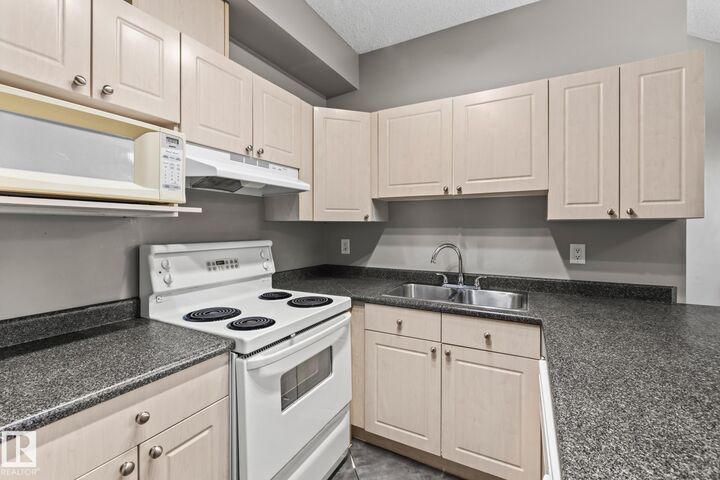 Photo de la propriété: 10118 95 Street NW 303 AB T5H 4R6