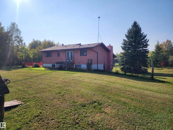 Property Photo:  53510 Hwy 43 14  AB T0E 1V0 