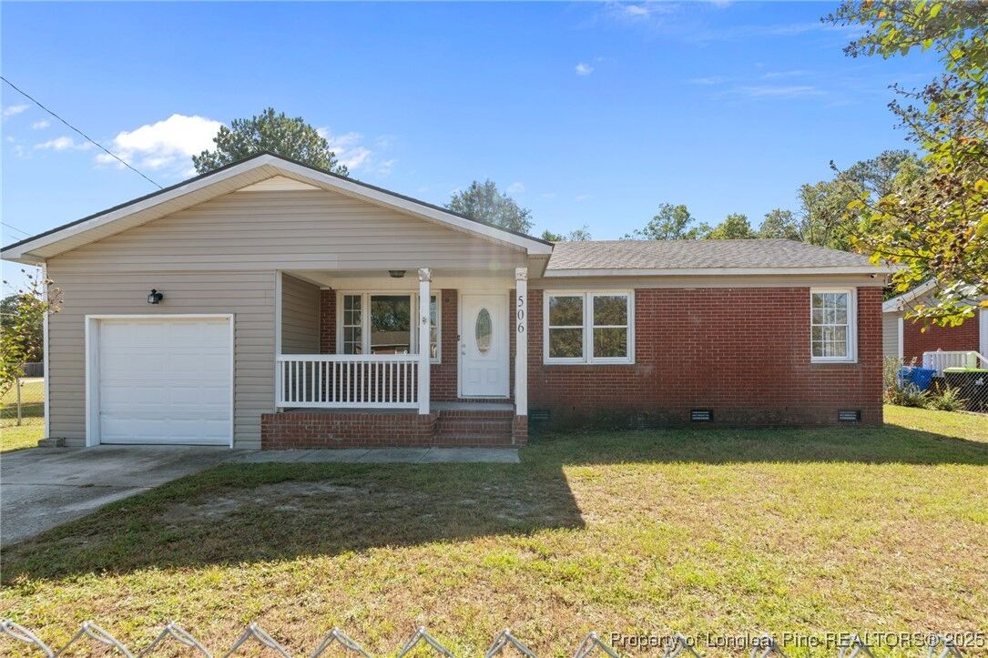 Property Photo: 506 Spring Avenue NC 28390