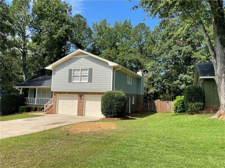 Property Photo:  1679 Oak Forest Drive  GA 30013 
